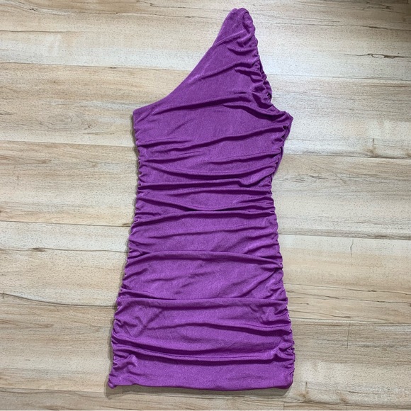 Sleeveless Off Shoulder Ruched Stretch Short Dress Size M color purple - Picture 4 of 10